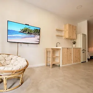 Donna Apartment